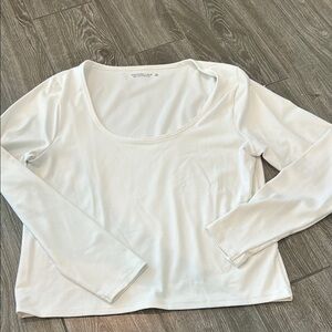 White Long Sleeve Crop Fitted Blouse with Crew Neck